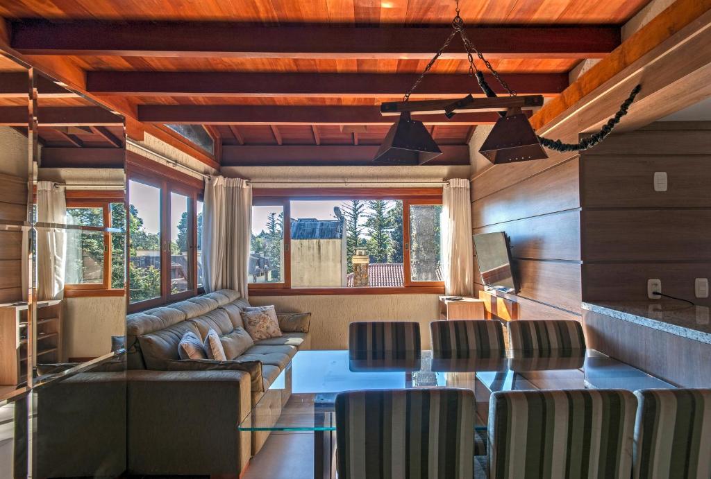 VILLA 302 COBERTURA 3 DORM EM COND COM PISCINA JUNTO AO CENTRO  VILLA 302 COBERTURA 3 DORM EM COND COM PISCINA JUNTO AO CENTRO