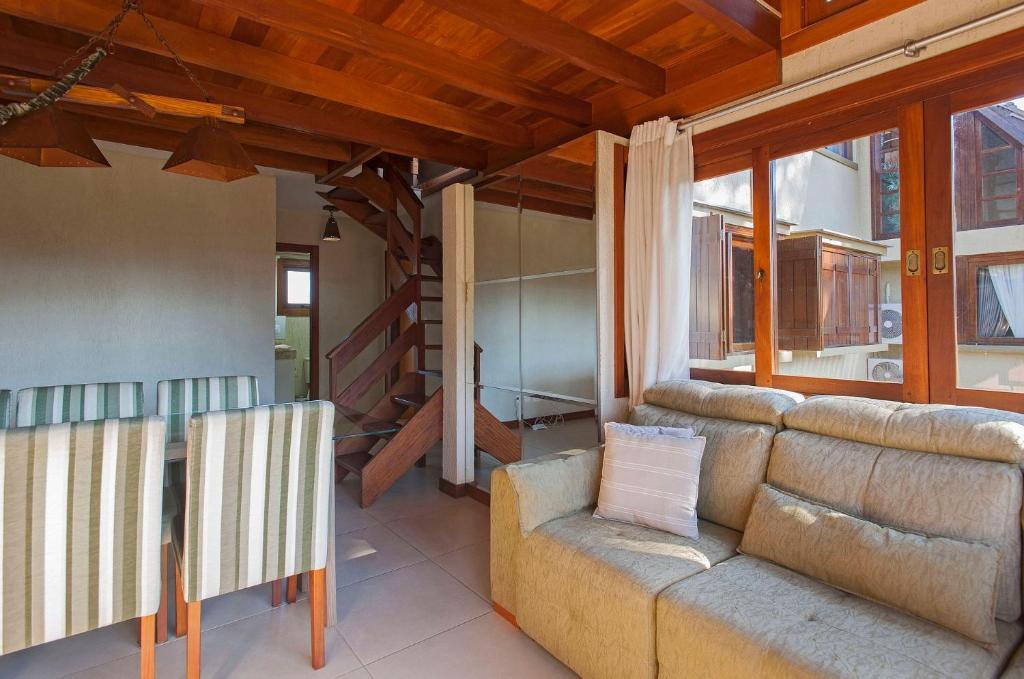 VILLA 302 COBERTURA 3 DORM EM COND COM PISCINA JUNTO AO CENTRO  VILLA 302 COBERTURA 3 DORM EM COND COM PISCINA JUNTO AO CENTRO