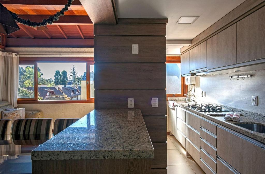 VILLA 302 COBERTURA 3 DORM EM COND COM PISCINA JUNTO AO CENTRO  VILLA 302 COBERTURA 3 DORM EM COND COM PISCINA JUNTO AO CENTRO