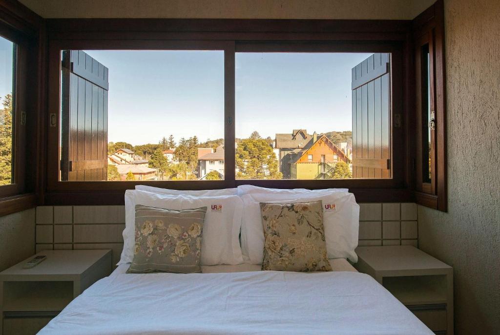 VILLA 302 COBERTURA 3 DORM EM COND COM PISCINA JUNTO AO CENTRO  VILLA 302 COBERTURA 3 DORM EM COND COM PISCINA JUNTO AO CENTRO