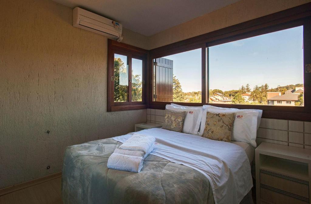 VILLA 302 COBERTURA 3 DORM EM COND COM PISCINA JUNTO AO CENTRO  VILLA 302 COBERTURA 3 DORM EM COND COM PISCINA JUNTO AO CENTRO