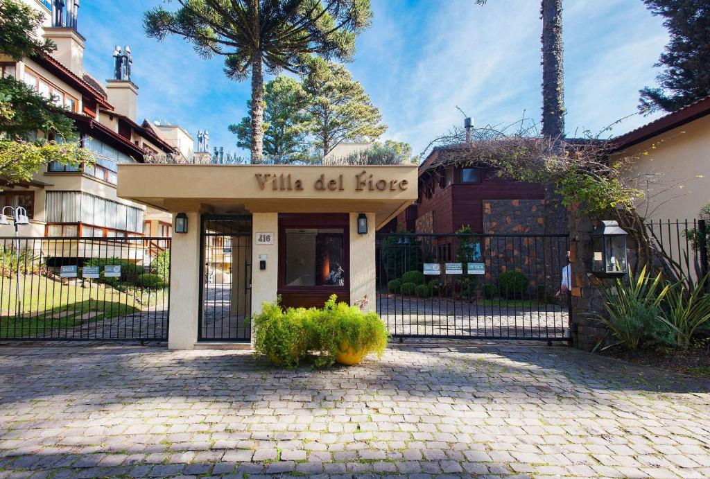 VILLA 302 COBERTURA 3 DORM EM COND COM PISCINA JUNTO AO CENTRO  VILLA 302 COBERTURA 3 DORM EM COND COM PISCINA JUNTO AO CENTRO