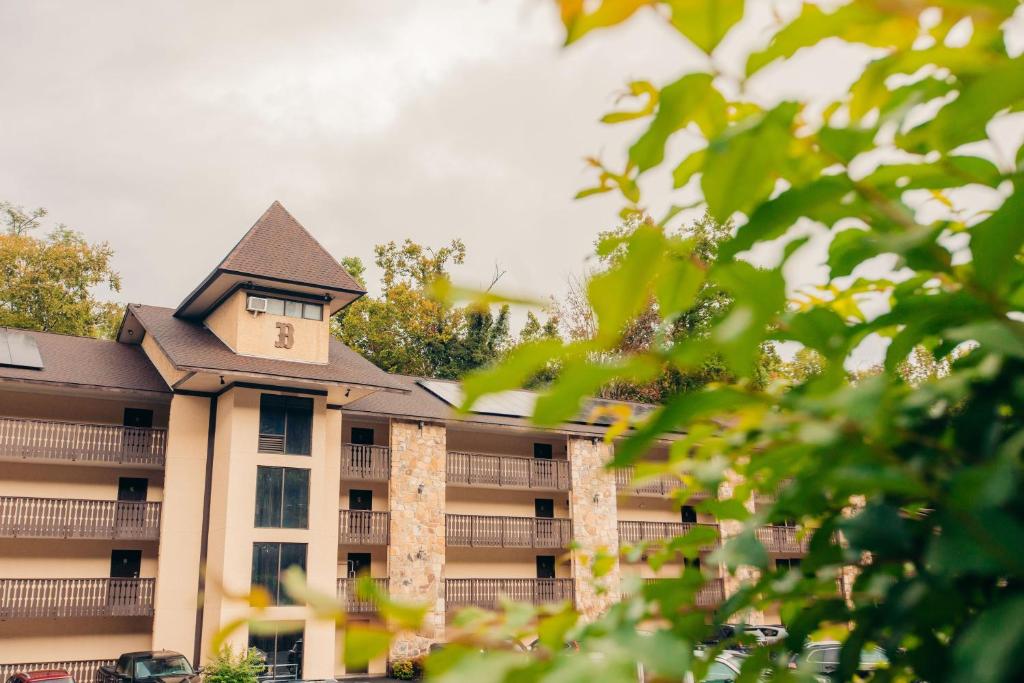 Brookside Lodge - Gatlinburg - On the River photo