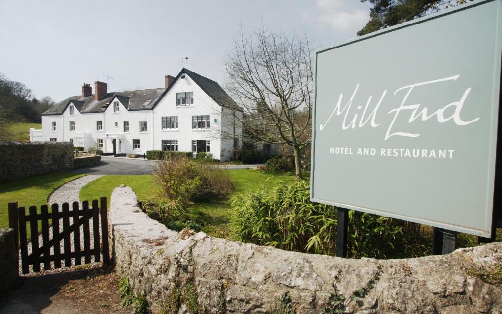 Certifikát, hodnocení, plakát nebo jiný dokument vystavený v ubytování Mill End Hotel