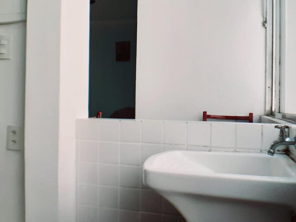  Apartamento vento e mar 2 quartos na quadra da praia