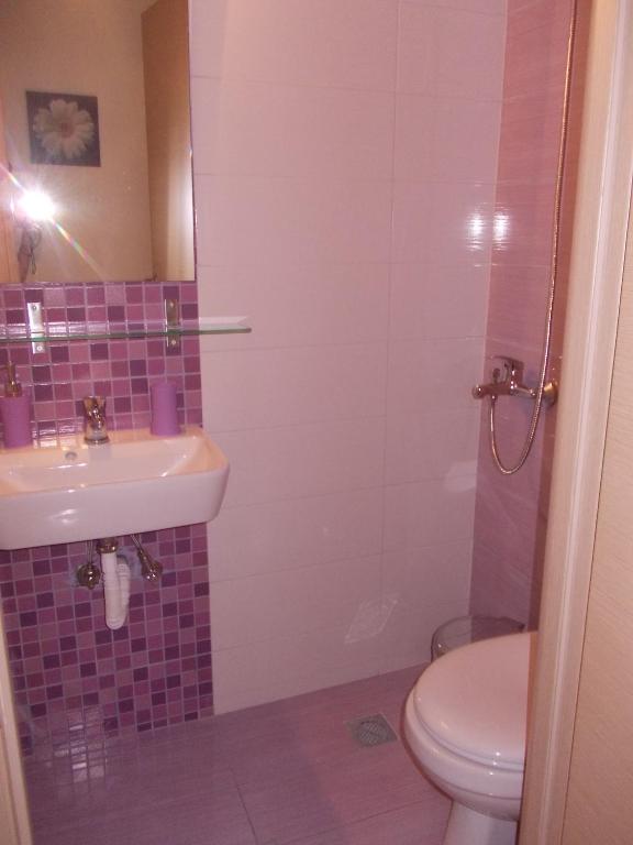 Koupelna v ubytování Lampos House Vourvourou