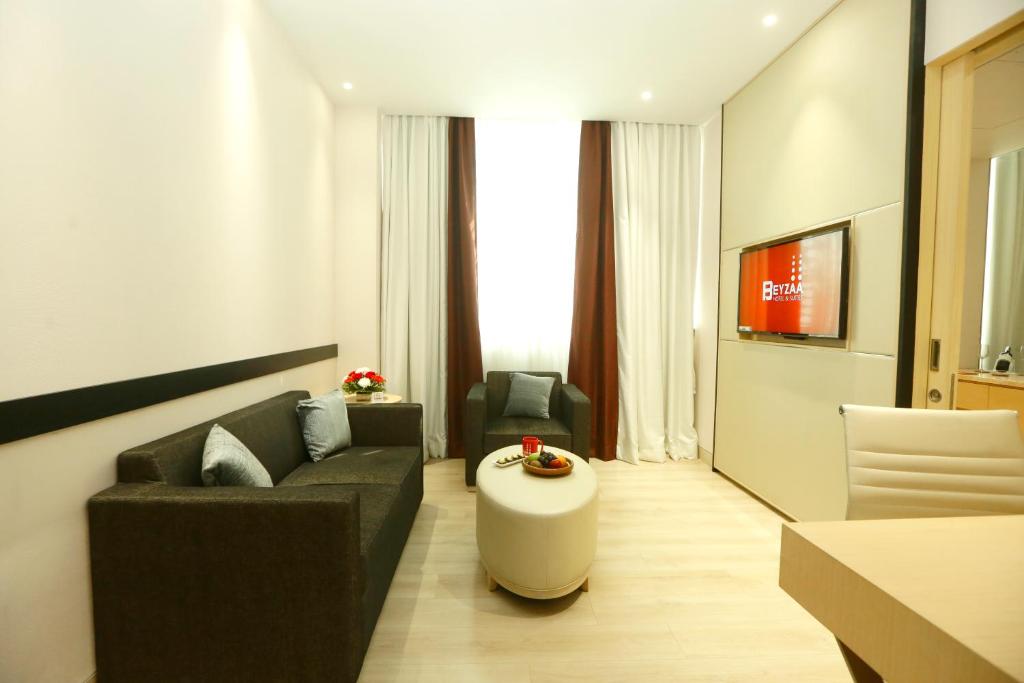 Posezení v ubytování BEYZAA HOTEL AND SUITES