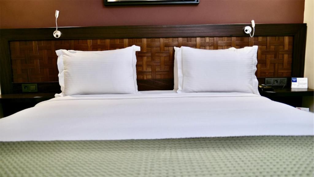 Postel nebo postele na pokoji v ubytování Resa Hotel Göcek