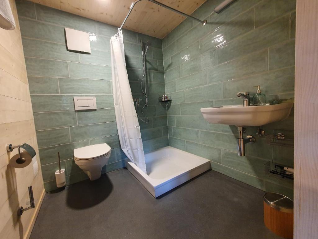 Koupelna v ubytování ViVa B&B Urmein