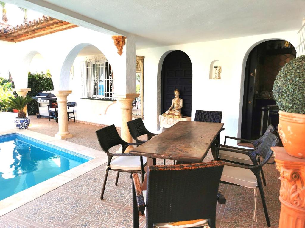 Villa Andalusian Beach House (Spanje Marbella) - Booking.com