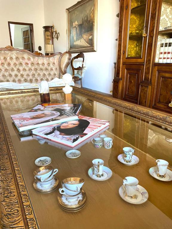Set per la preparazione di tè e caffè presso Le Fresie B&B
