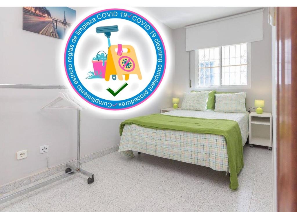 Posteľ alebo postele v izbe v ubytovaní MalagaOnBeach 1 - Two bedrooms - up to 3 people - 10 meters beach
