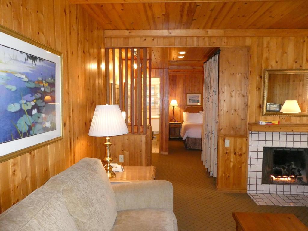 Briarwood Inn - Bedford Deluxe King Room Met Parkeren