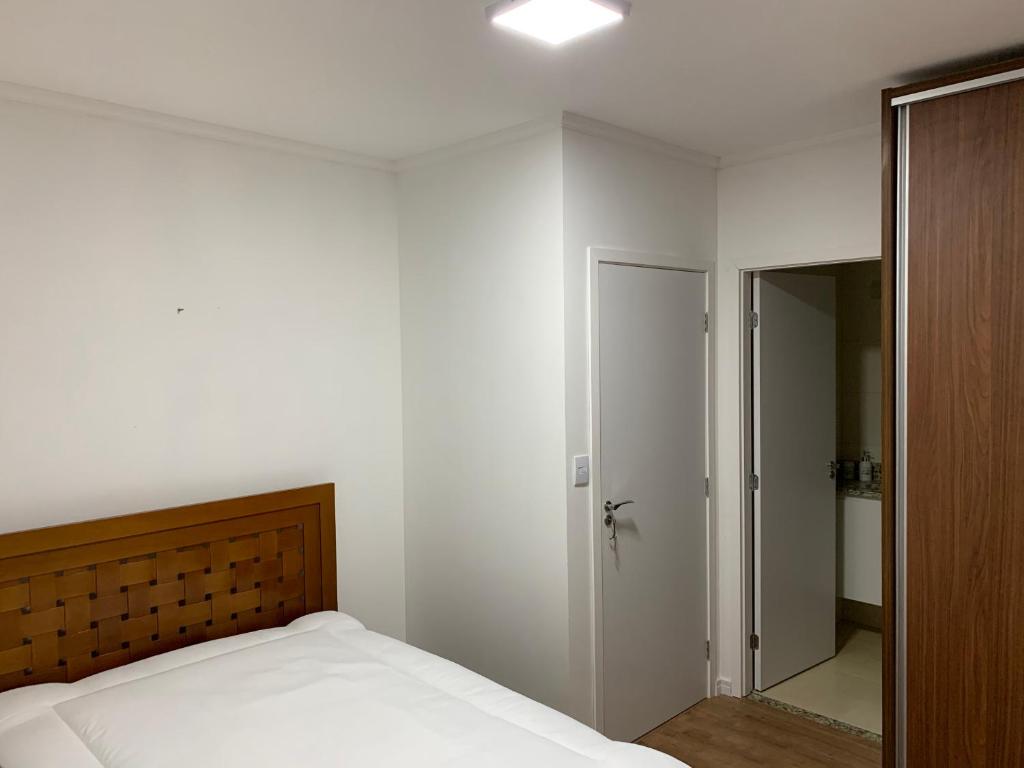  Apartamento com 2 Quartos no Centro Poços de Caldas perto de tudo!