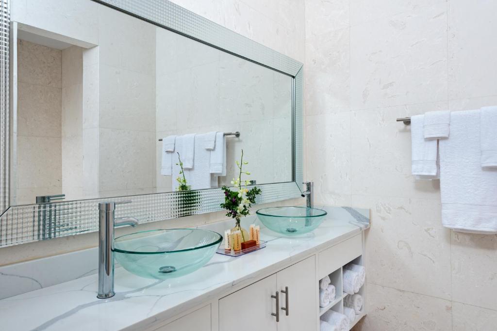Koupelna v ubytování Zenza Boutique Hotel