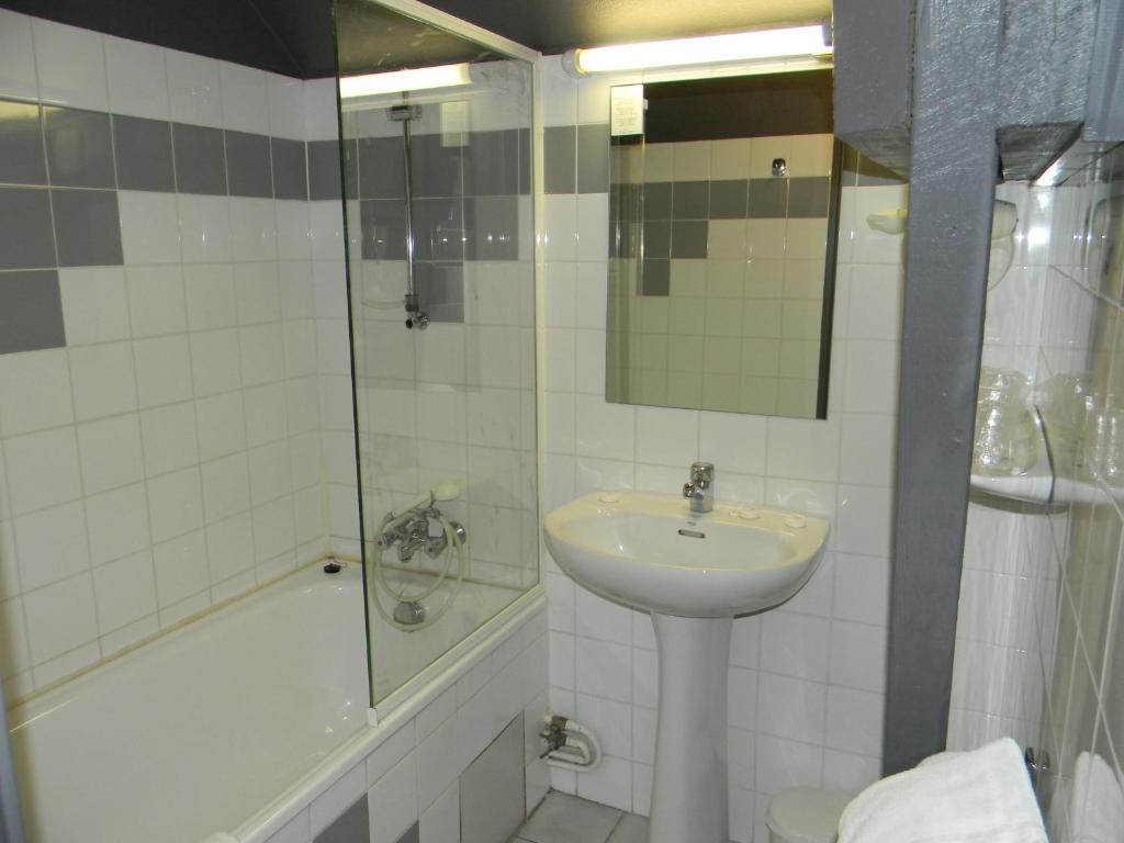 Hôtel Chez Pierre d'Agos - Triple Room