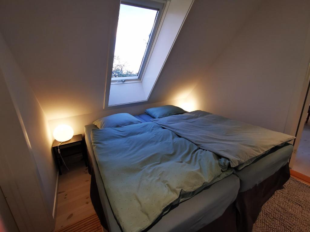 The 'Loft' Apartment- "Den Gule Svane" Guest House - near Rønne & Beach i  Rønne – uppdaterade priser för 2023