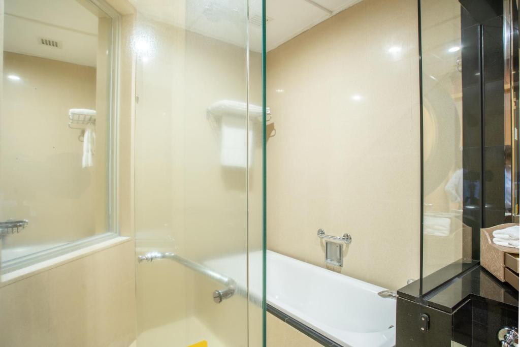 Koupelna v ubytování Shantou Junhua Haiyi Hotel