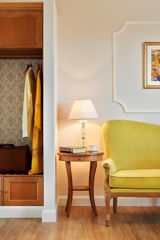 Posedenie v ubytovaní Legacy Gastro Suites