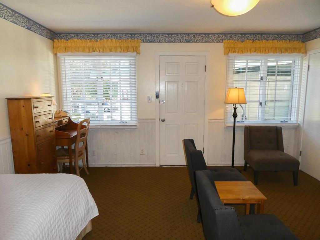 Briarwood Inn - Mayfair Room Met Parkeren