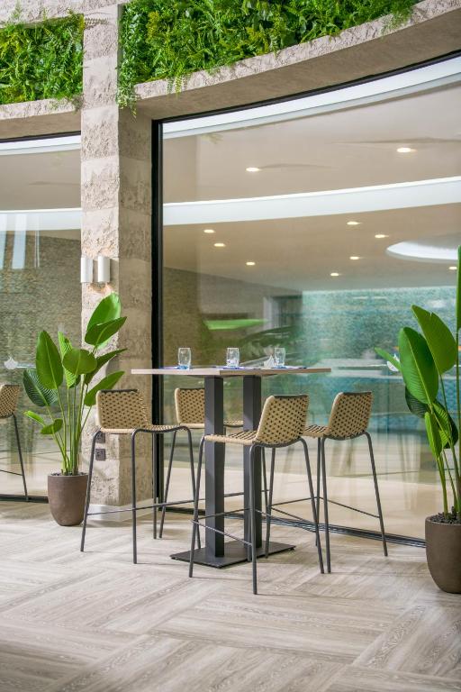 Патио или другая зона на открытом воздухе в The Headland Hotel and Spa