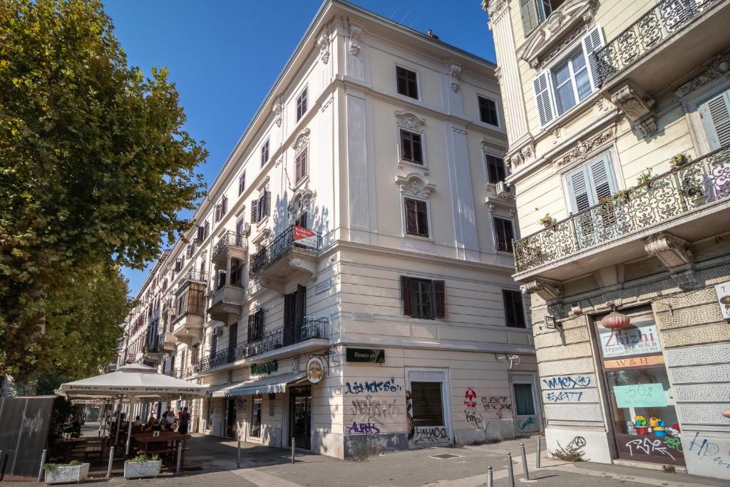 Budova, v ktorej sa apartmán nachádza