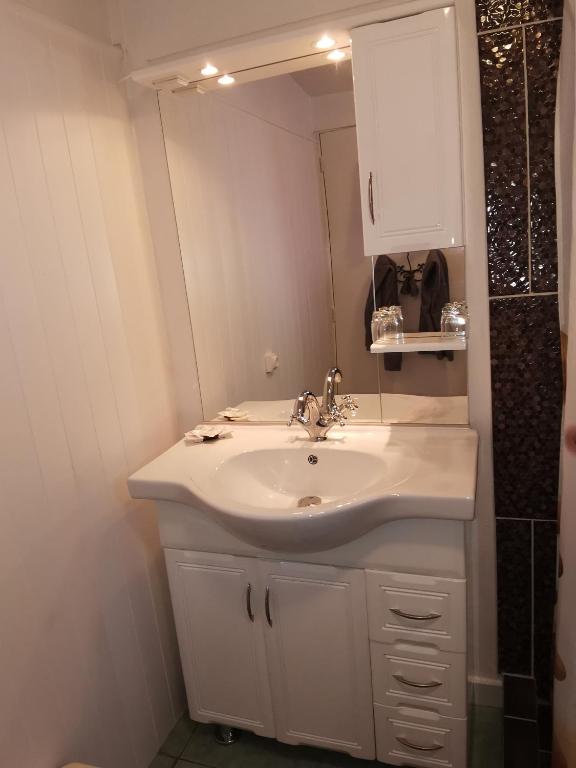 Koupelna v ubytování Les GREVILLEAS