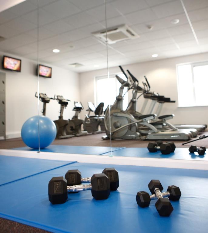 Fitness centrum a/nebo fitness zařízení v ubytování Leonardo Hotel Bradford