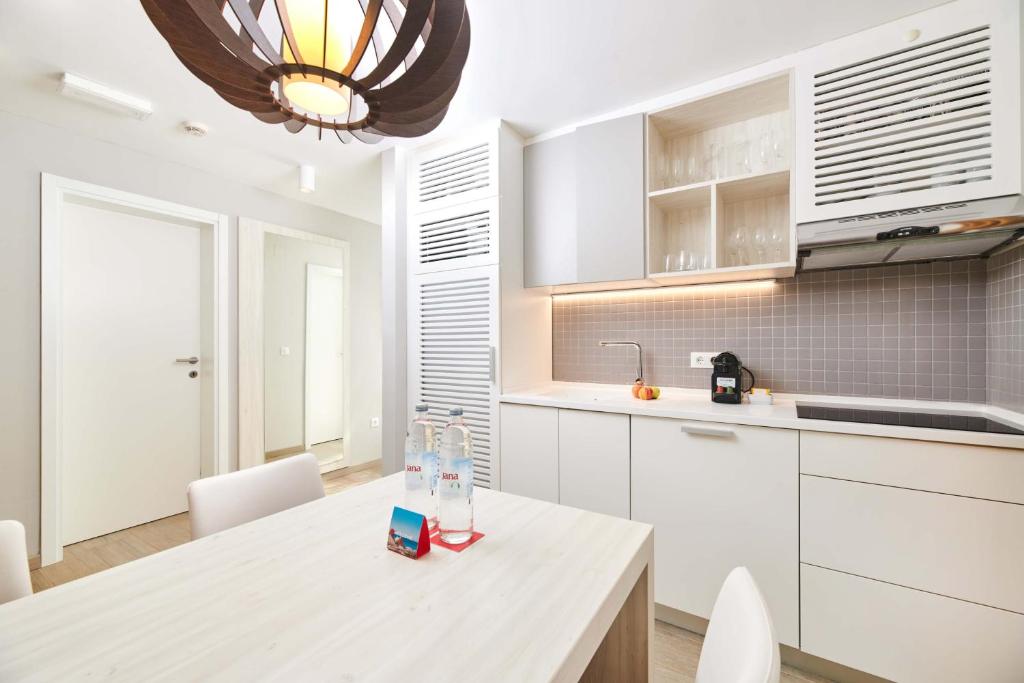 Küche&#47;Küchenzeile in der Unterkunft Villas Bellevue Plava Laguna