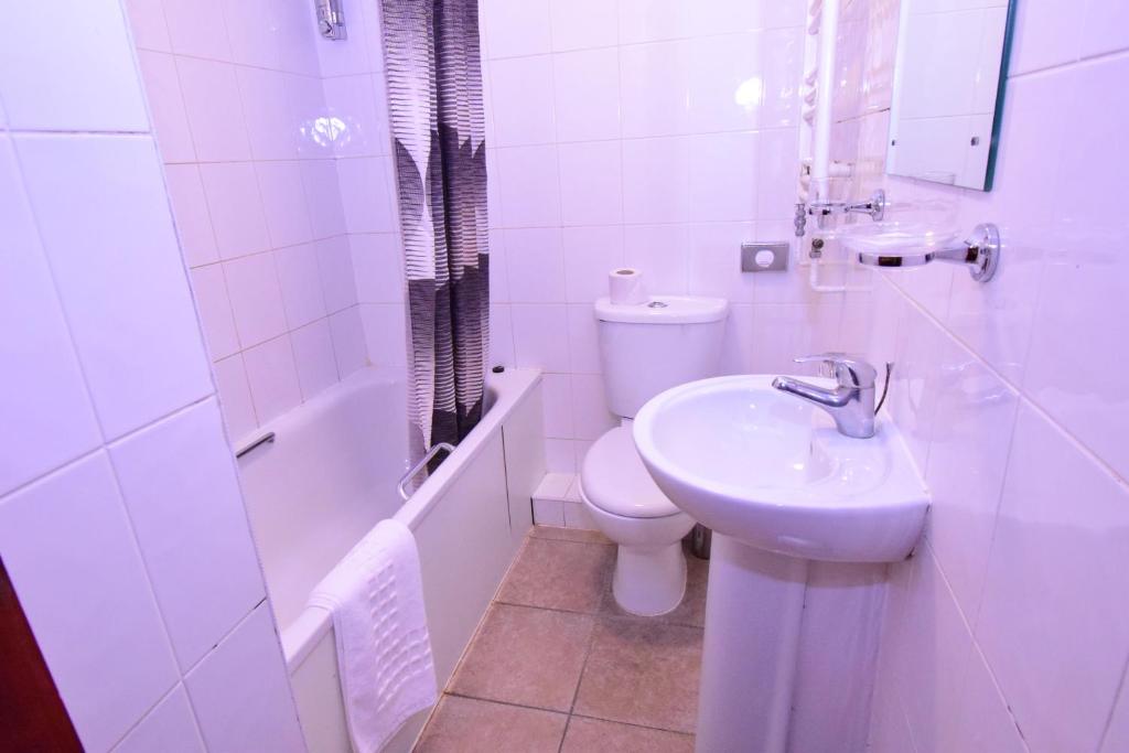 Bridge Park Hotel London Updated, Willesden 21 Single Bathroom Vanity Setup