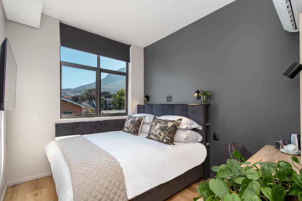 Kloof Street Hotel - Lion Roars Hotels & Lodges - Economy Room With Mountain View