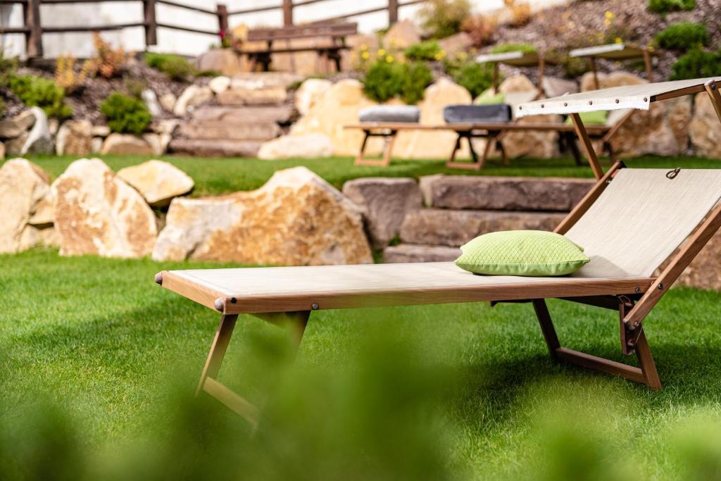 Vonkajšia záhrada v ubytovaní Hotel Touring Dolomites