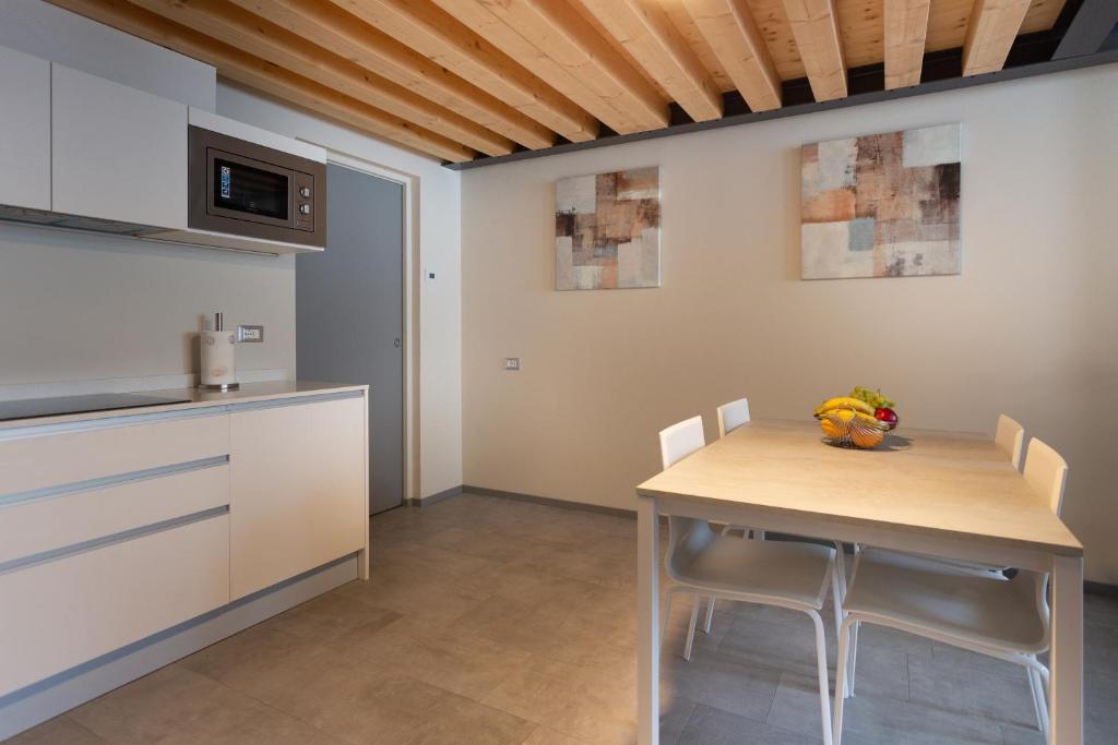 Residence 8 Loft - One-Bedroom Apartment