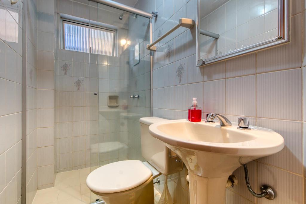  Ótimo apartamento no Centro mobiliado e com garagem