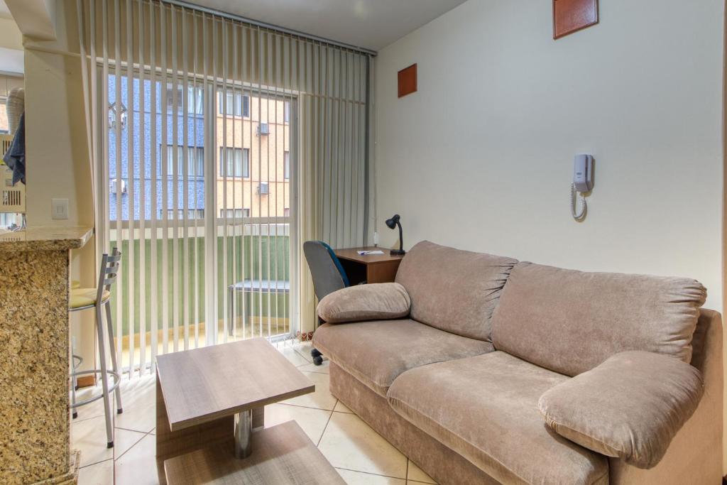  Ótimo apartamento no Centro mobiliado e com garagem