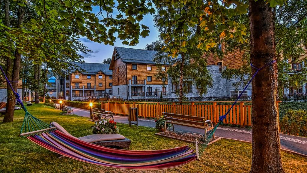Vonkajšia záhrada v ubytovaní Hotel Czarny Potok Resort SPA & Conference