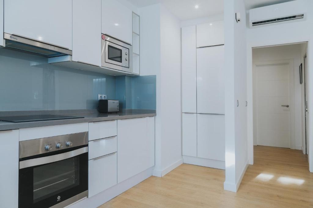 Caleta Homes - Apartamentos Pompidou - 17