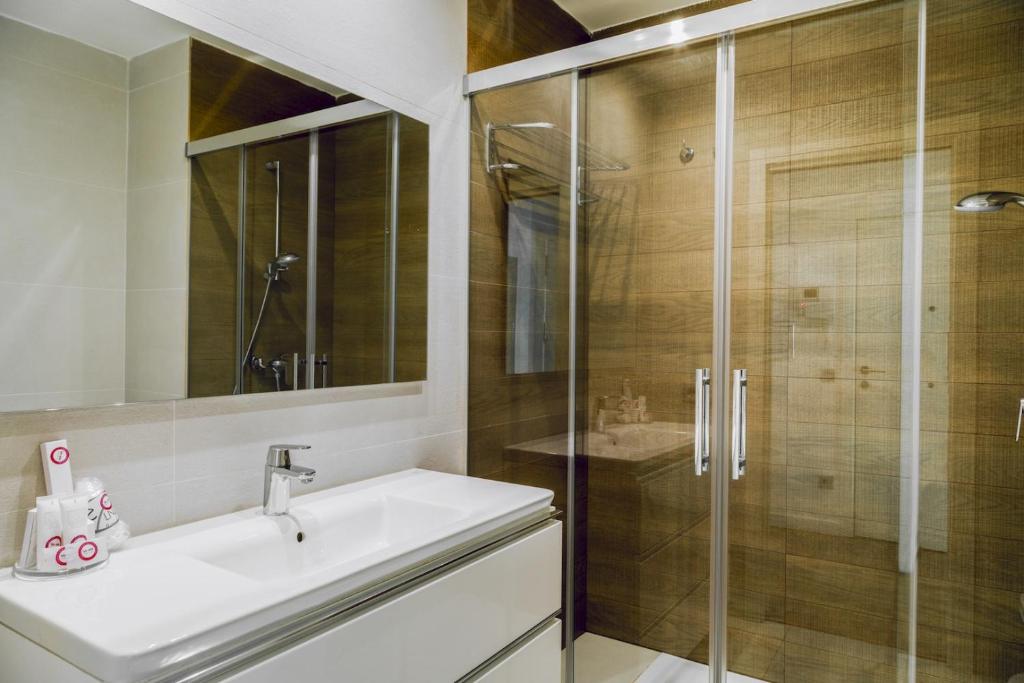 Caleta Homes - Apartamentos Pompidou - 8