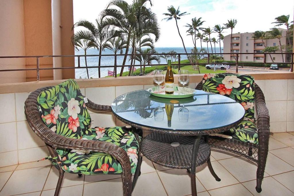 En balkon eller terrasse på Island Sands Resort 305