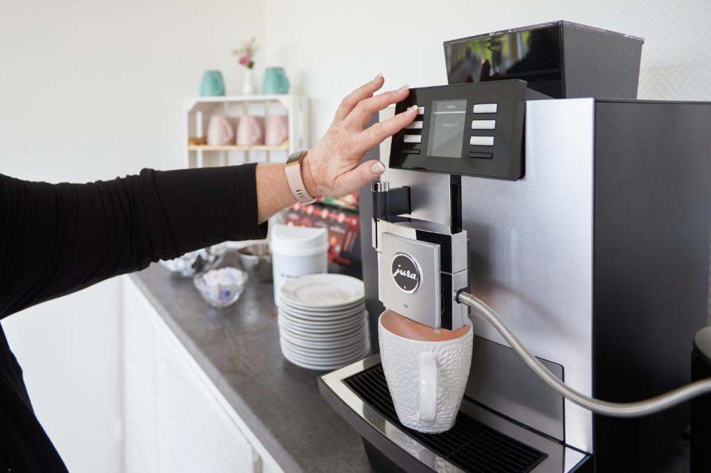 Set per la preparazione di tè e caffè presso Hotel Weimarer Berg
