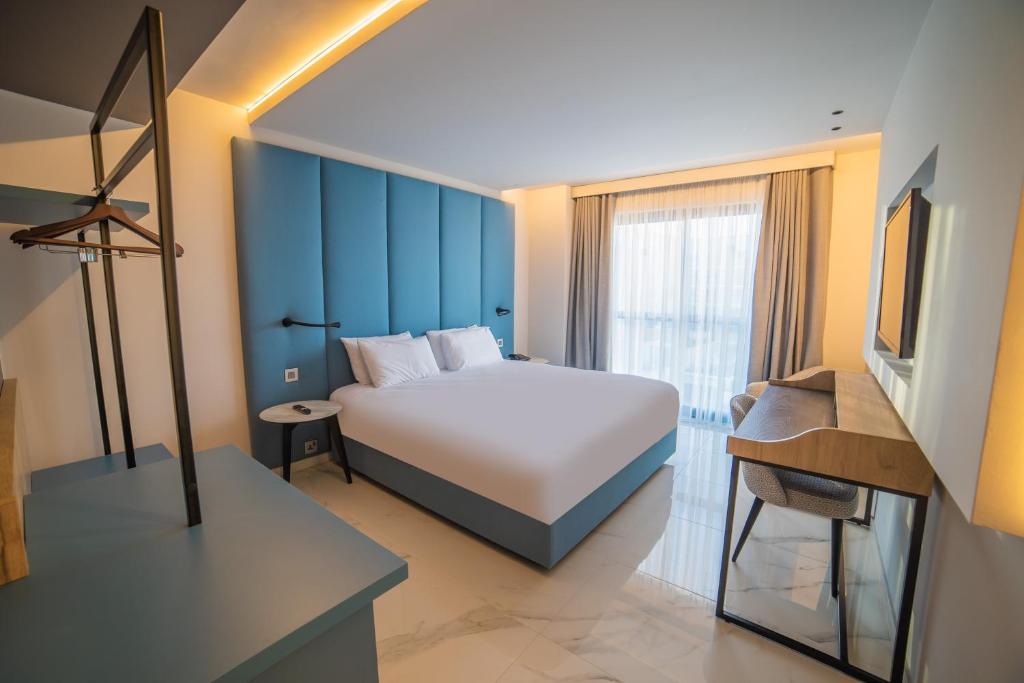 Postel nebo postele na pokoji v ubytování Mercure St. Julian's Malta