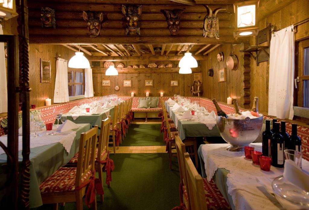 Posezení v ubytování Hotel Sonnenburg
