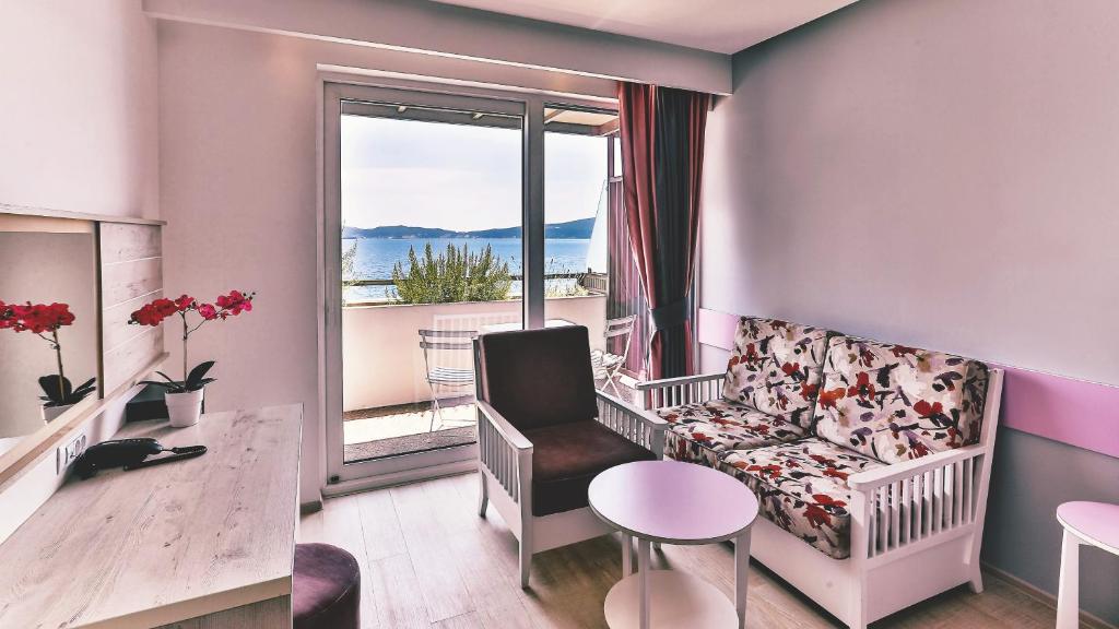 Carine Hotel Park - Deluxe Double Room With Balcony And Sea View