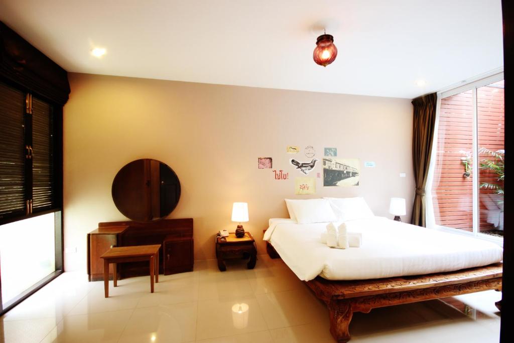 Feung Nakorn Balcony Rooms and Cafe - Habitación Familiar