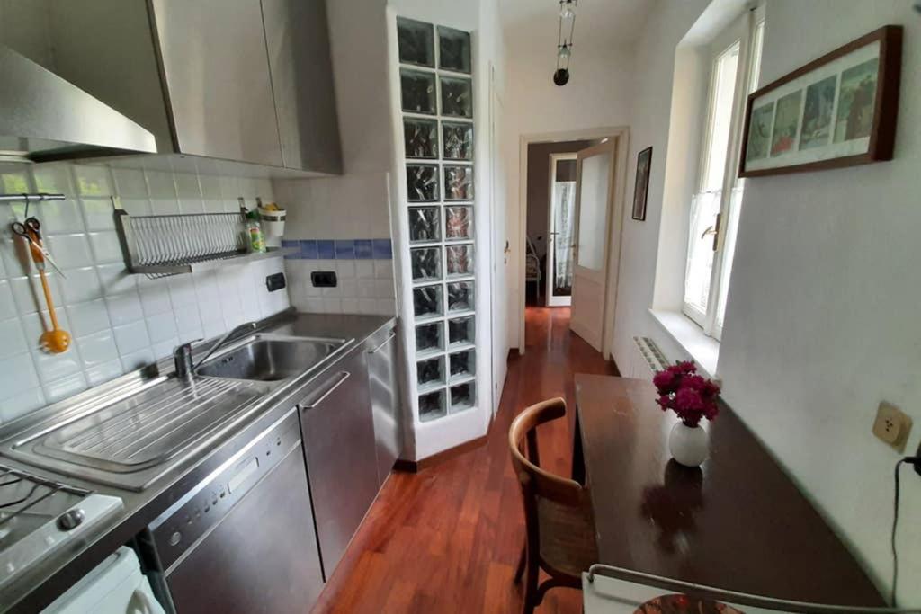 A kitchen or kitchenette at The Ivy House in the Castle