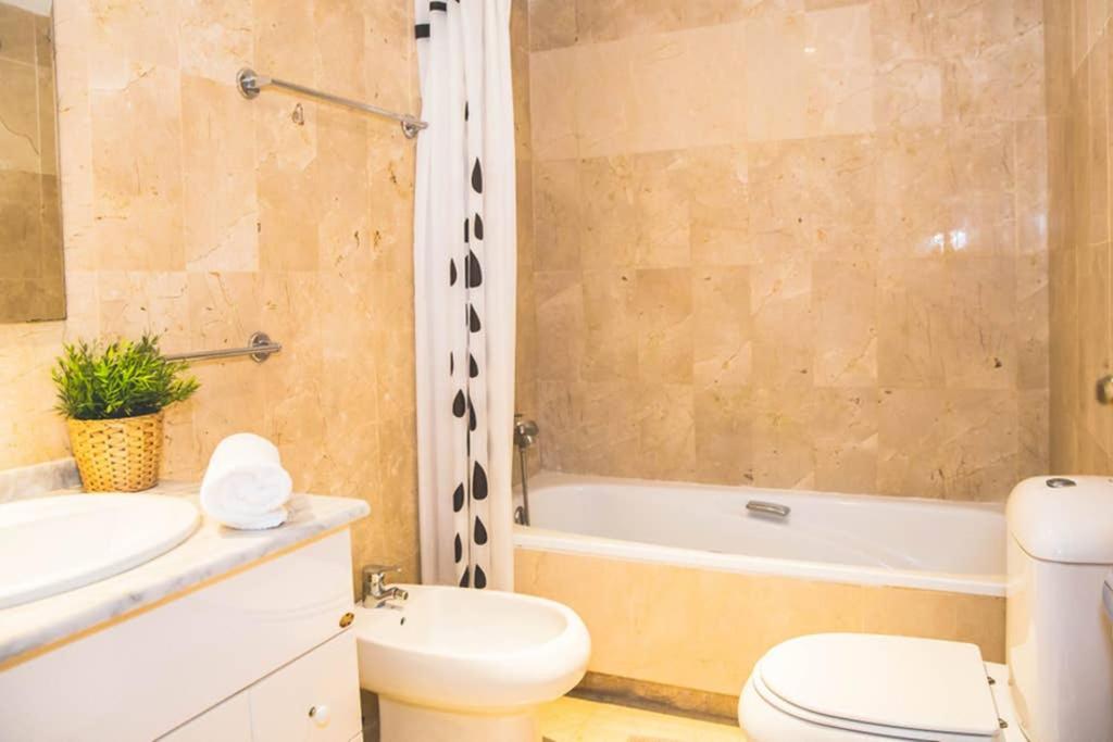 Fotografia z galérie ubytovania Espacioso apartamento en Guadalmina - Marbella v Marbelli