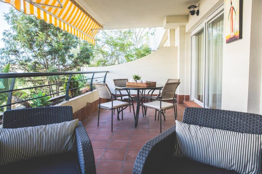 Fotografia z galérie ubytovania Espacioso apartamento en Guadalmina - Marbella v Marbelli
