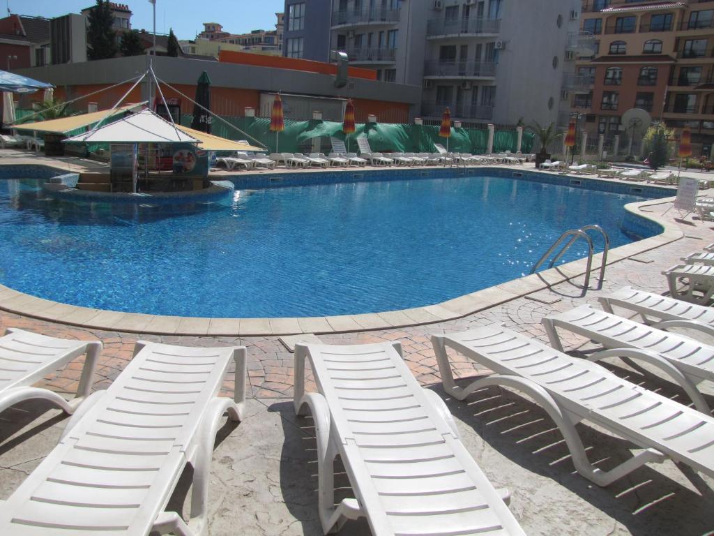 Bazén v ubytování SB Rentals Apartments in Royal Dreams Complex nebo v jeho okolí