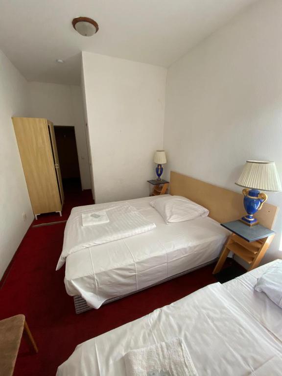 Märkischer Hof Hotel - Resim 32