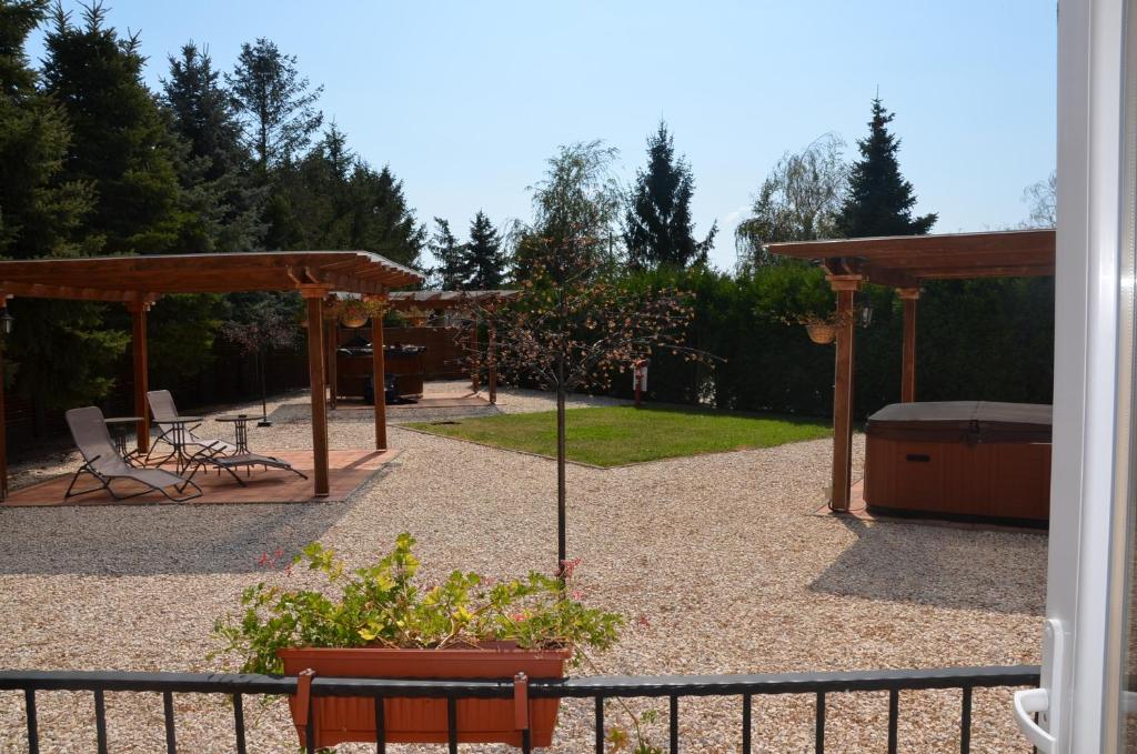 Garden Vendégház Makó - Salle Jumelle Avec Balcon